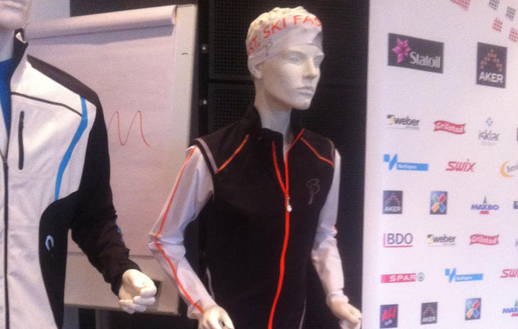 OVERTAR: Bj�rn D�hlie Technical Wear viste fram noe t�y under presentasjonen i dag. Foto: Hege Dancke St�lan / Dagbladet