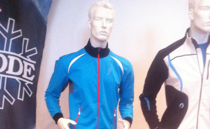 OVERTAR: Bj�rn D�hlie Technical Wear viste fram noe t�y under presentasjonen i dag. Foto: Hege Dancke St�lan / Dagbladet