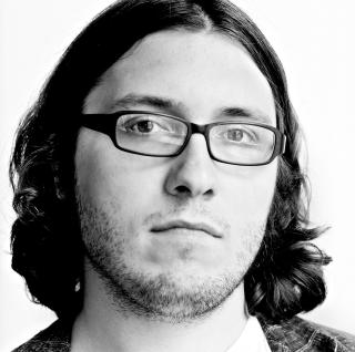 KRONIKKFORFATTER:  Filip Roshauw, flaggdesigner og tidl. saksofonist i Marienlyst Skoles Musikkorps