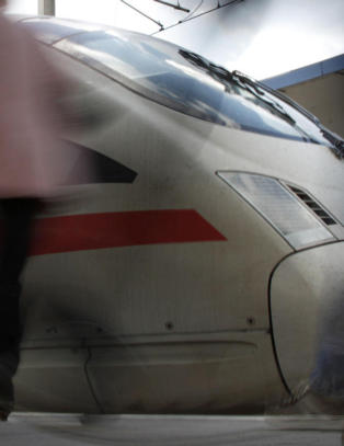 - V�r ambisi�s, H�yre!