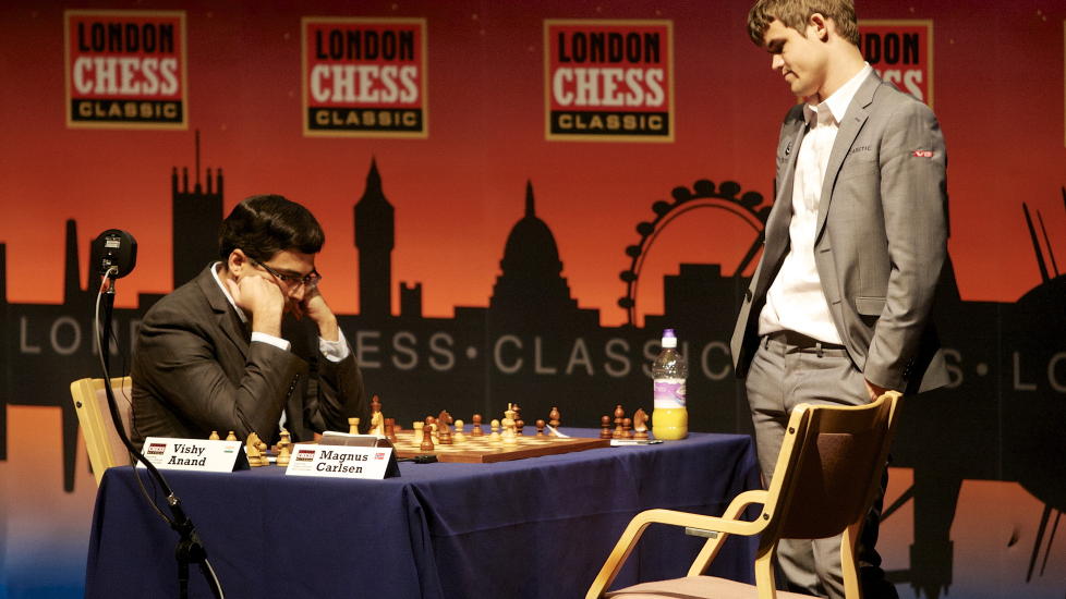 VM-RIVALENE: Magnus Carlsen skal spille VM-kamp mot indiske Vishy Anand seinere i �r. Her fra fjor�rets London Chess Classic.
Foto: Morten Rakke / NTB Scanpix