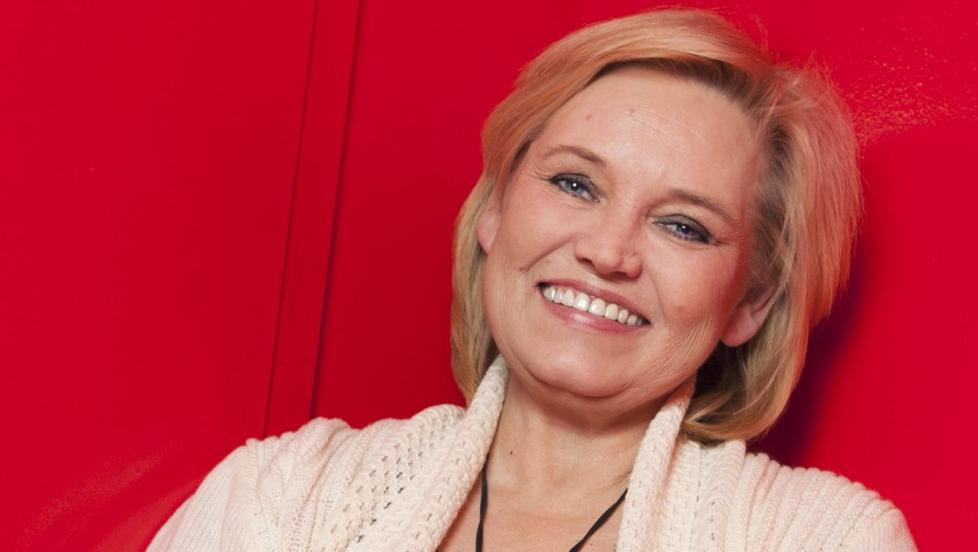 R�DMEFORENING: - Ikke hold r�dmingen for deg selv. Snakk med dine n�rmeste eller ring til meg, sier leder av Foreningen R�d, Vivi Sandengen. F� mer informasjon p� www.vivisandengen.com eller e-post til sandengen.vivi@gmail.com. FOTO: June Witz�e