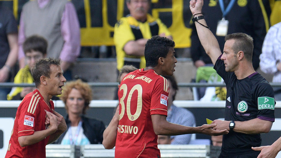  FINALEKLAR:  Rafinha mister ikke CL-finalen mot Borussia Dortmund tross det r�de kortet. FOTO: AFP / PATRIK STOLLARZ