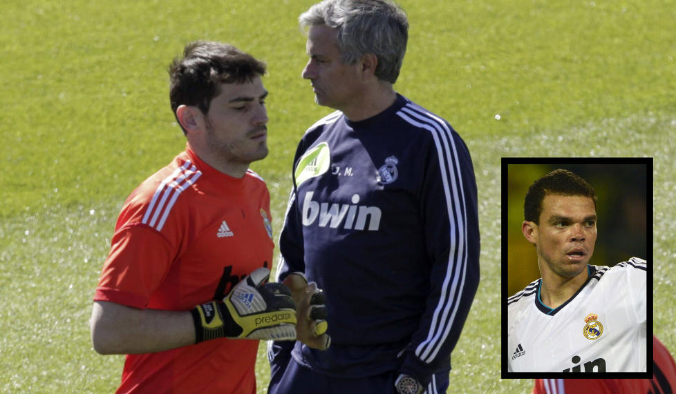 UVENNER?: Iker Casillas og Jos� Mourinho har etter rapportene v�rt langt fra perlevenner den siste tiden. N� forsvarer Pepe (innfelt) lagkameraten sin. Foto: Sergio Barrenechea / EPA / NTB Scanpix. Foto (innfelt): John MacDougall / AFP / NTB Scanpix