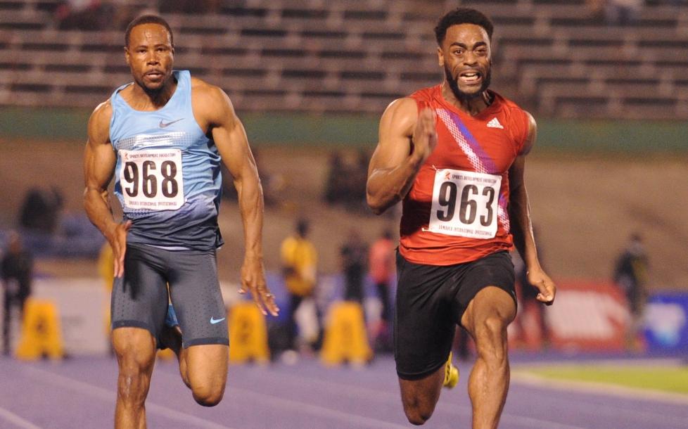 RASK IGJEN: Tyson Gay har slitt litt de siste �rene, men i g�r vant han 100-meteren p� Jamaica med 9.86 foran blant andre Darvis Patton, som er til venstre p� bildet. Tida er �rsbeste i verden denne sesongen.Foto: AFP  / Ricardo MAKYN