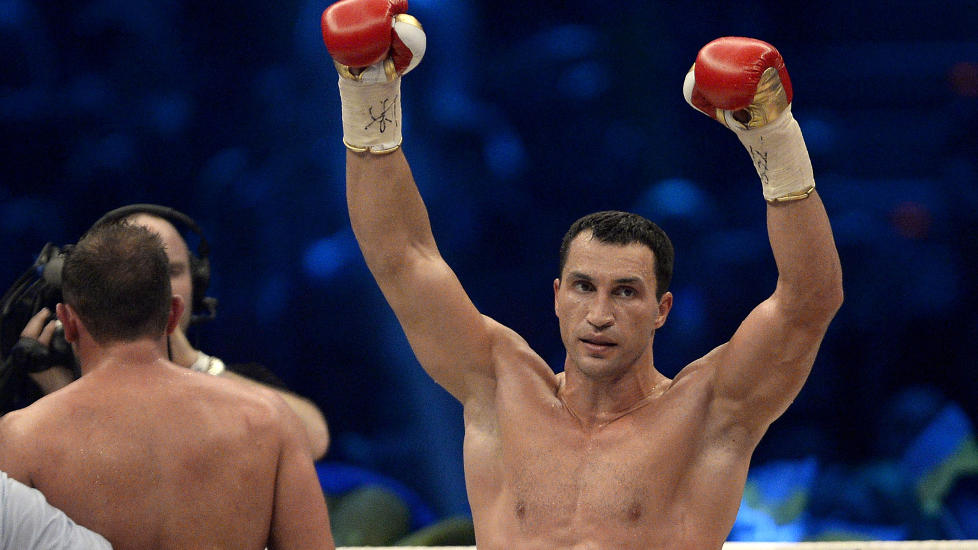 UOVERVINNELIG: Vladimir Klitsjko eier tungvektsboksingen, men etter seieren mot italienske Francesco Pianeta var han raus med lovordene om motstanderen.Foto: AP /Daniel Maurer