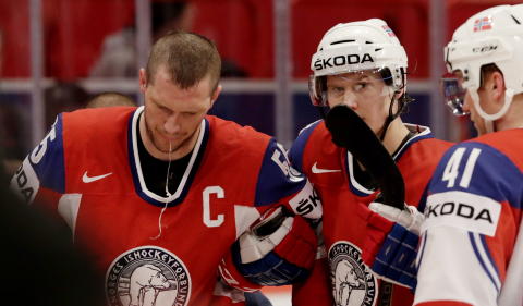 HARD MEDFART: Ole-Kristian Tollefsen blir trolig klar til tirsdagens m�te med Canada.
Foto: H�kon Mosvold Larsen / NTB Scanpix