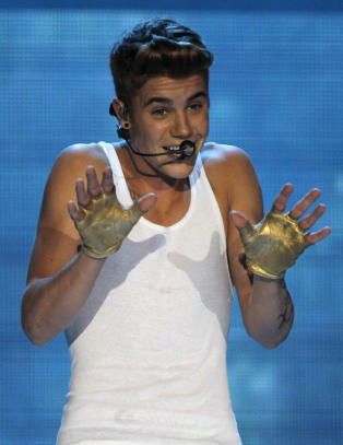 Justin Bieber ble overfalt p� scenen