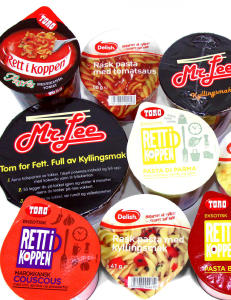 Bare hell kokende vann oppi, vent noen minutter og vips er maten klar