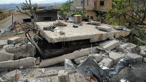 ANGREPET:  Syrias nyhetsbyr�, Syrian Arab News Agency (SANA), ga i g�r ut dette bildet som skal vise �deleggelsene beg�tt av et israelsk angrep i g�r. Foto: SANA / AFP / Scanpix