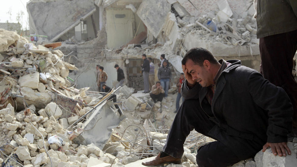 HUMANIT�R KRISE: �Kj�lig analyse er den beste oppskriften for effektiv bruk av milit�rmakt, ogs� n�r det dreier seg om humanit�re form�l�, skriver kronikkforfatteren. Bildet er tatt i byen Aleppo i februar. Foto: Muzaffar Salman / Reuters / NTB Scanpix