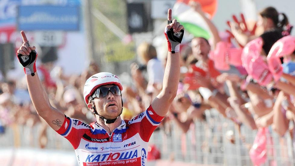 I LEDELSEN: Italienske Luca Paolini overtok den rosa ledertr�ya i Giroen. Foto: EPA/DANIEL DAL ZENNARO/NTB scanpix