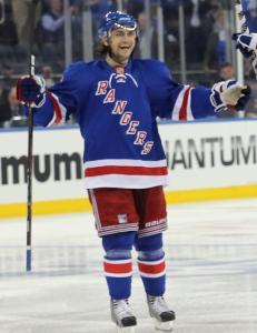 Her gliser Zuccarello etter � ha n�dd en ny milep�l