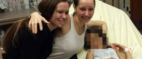 - Han hadde med seg barnet i parken