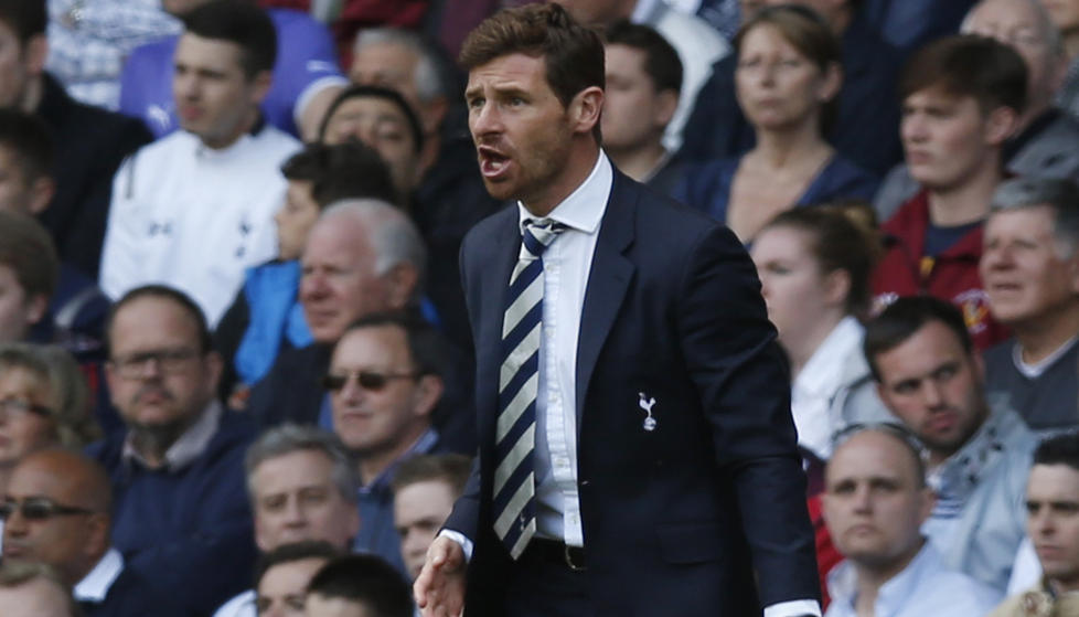 MYE P� SPILL: Hvis Tottenham vinner sine tre resterende kamper, er de garantert � f� pr�ve seg i Champions League-sammenheng til h�sten. En massiv opptur for Andre Villas-Boas etter nedturen i Chelsea. Foto: Sang Tan / AP Photo / NTB Scanpix