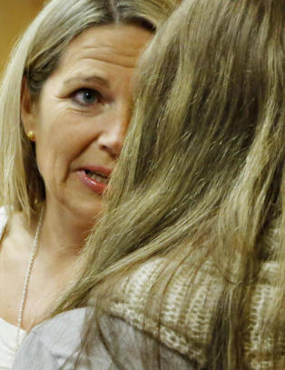 - Når saken blir anmeldt, går Rune Øygard til frontalangrep på jenta i det offentlige rom