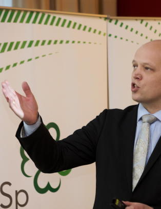 Staten tilbyr b�ndene halvparten av kravet