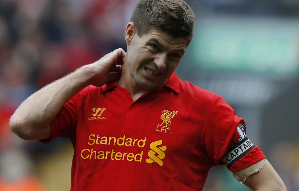 SLITER MED VOND SKULDER: Steven Gerrard skal operere, og mister resten av sesongen. Foto: REUTERS/Phil Noble/NTB scanpix