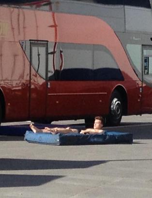 One Direction-Liam kler av seg utenfor Telenor Arena