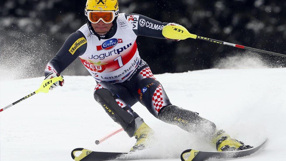 KNEET SKAPER TR�BBEL: Ivica Kostelic har operert h�yre kne hele ti ganger i l�pet av karrieren. Foto:  REUTERS/Denis Balibouse/NTB scanpix