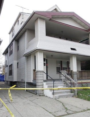 Fant 11 kvinner drept i et hus noen kilometer fra kidnappingskjelleren