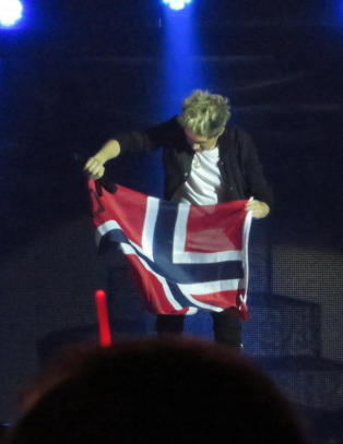 Her g�r One Direction p� scena