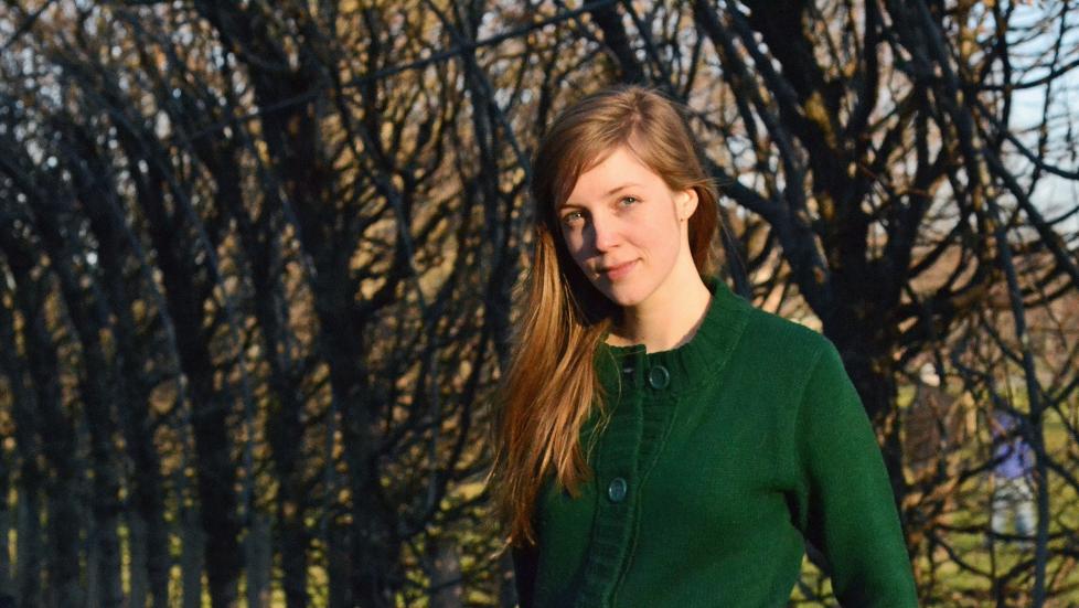 EN FORFATTER FOR FREMTIDEN: Sunniva Relling Berg ble Brage-nominert for ungdomsromanen �Utfor.� N� har hun skrevet sin andre roman som bekrefter at hun er en spennende, ny stemme. Foto: Vidar Flak