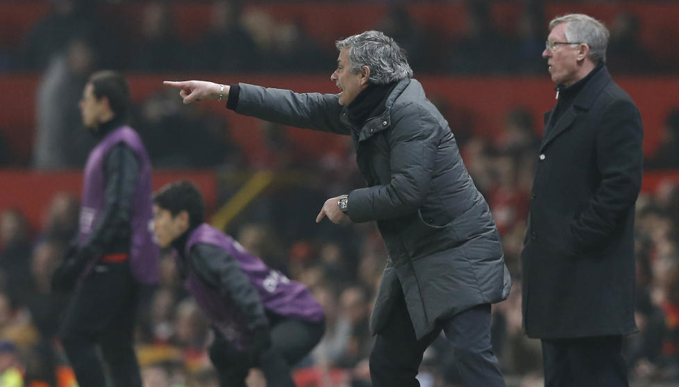 FAVORITT:  Jose Mourinho nyter stor respekt hos Sir Alex Ferguson. Kan han etterf�lge legenden? Foto: Phil Noble / Reuters / NTB Scanpix