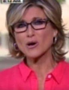 Her snakker CNN-reporteren med kollega. P� samme parkeringsplass