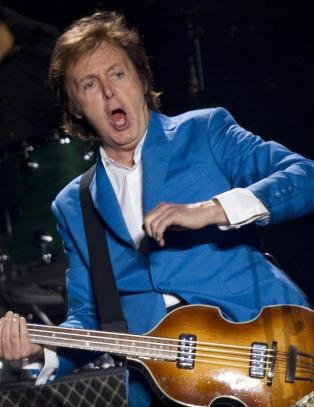 McCartney-scene invadert av insekter