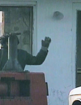 Ble stoppet på Checkpoint Charlie av DDR-soldater, men greide likevel å rømme fra Øst-Berlin