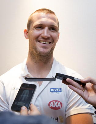 - Om vi kan vinne tre på rad? Vi er jo hockeygutta.