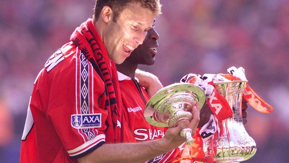 GULLGUTT: I l�pet av Ronny Johnsens tid i Manchester vant han fire ligagull, ett Champions League-gull og ett FA-cup-gull. Foto: Reuters / Ian Waldie / NTB Scanpix