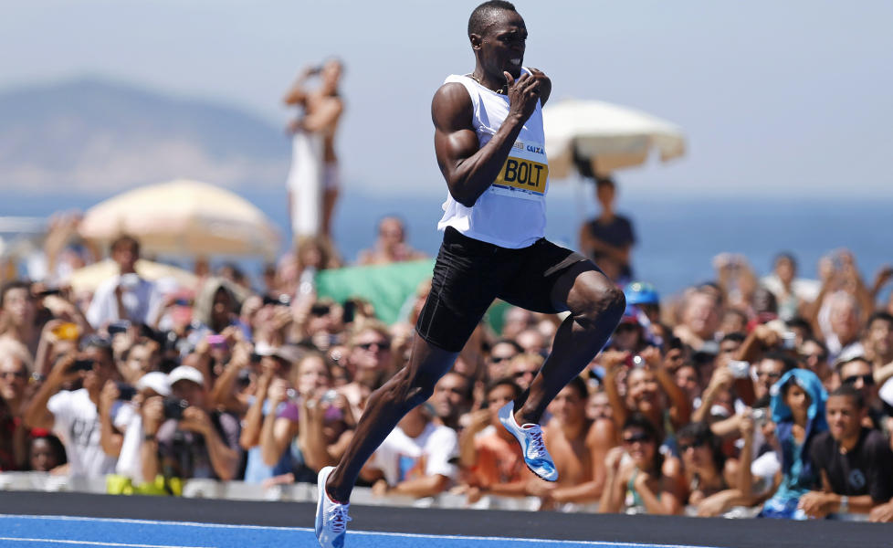 SVAK START: Tidenes raskeste mann, Usain Bolt, l�p inn til 10,09 p� sin f�rste hundremeter i �r. Her fra et showl�p p� 150 meter i Rio de Janeiro i mars. Foto: REUTERS / Sergio Moraes / NTB Scanpix