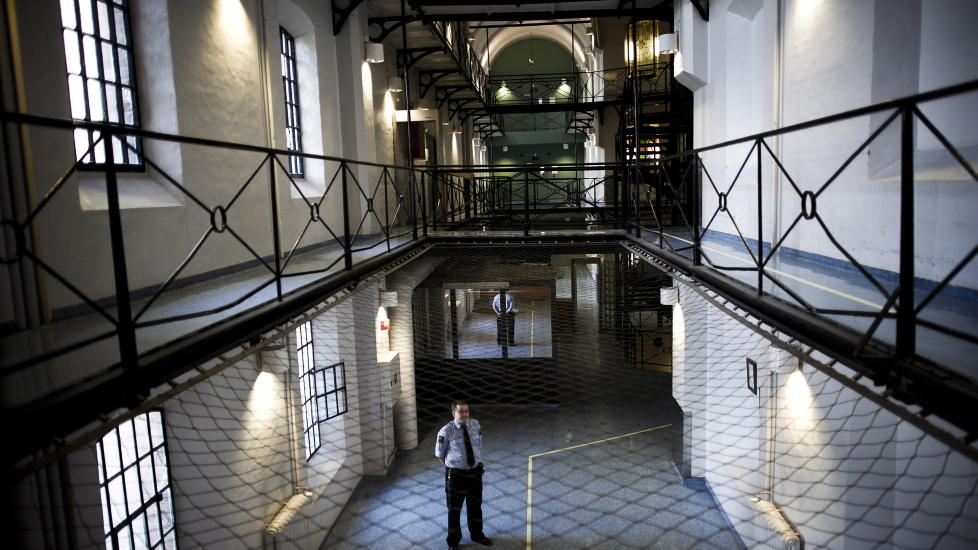 FLERE UTLENDINGER: Norske fegnsler - som Oslo fengsel (bilde) - fylles opp av stadig flere fanger som ikke har norske statsborgerskap. Utlendinger har �tatt over kriminelle arbeidsplasser�, skriver forsker Sigmund B. Mohn. Foto: H�KON EIKESDAL/DAGBLADET
