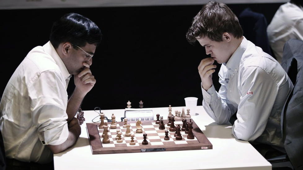 M�TES I DAG: Regjerende verdensmester Vishy Anand og nummer �n p� FIDEs ranking, Magnus Carlsen. Foto: Anders Vinje / Dagbladet