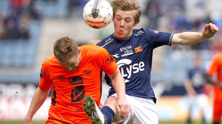  F�RSTE POENG:  Viking og Yann-Erik de Lanlay m�tte avgi poeng p� hjemmebane for f�rste gang i �r, i derby-kampen mot Haugesund. Foto: Tommy Ellingsen / NTB scanpix