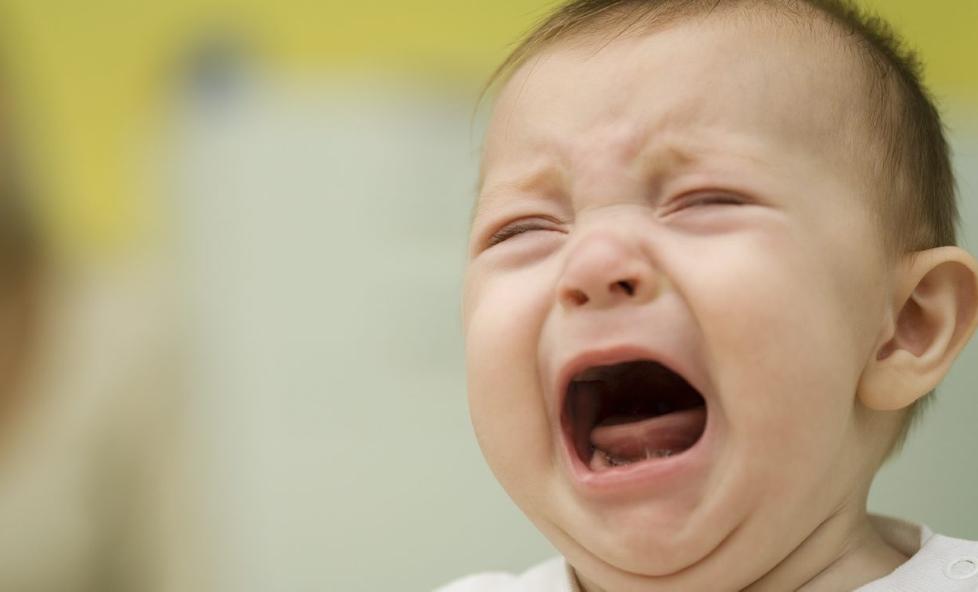 V�KEN OM NATTA: Selv om andres babyer sover gjennom natta betyr ikke det at din baby b�r gj�re det samme. ILLUSTRASJONSFOTO: Colourbox.no