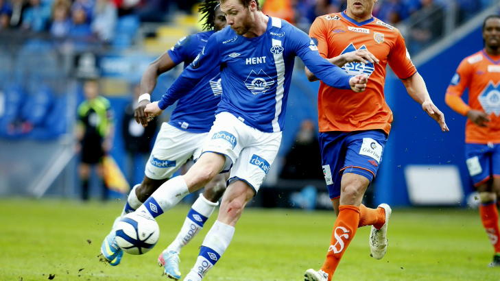  �PNET SCORINGSKONTOEN:  Moldes Jo Inge Berget scoret to m�l da Molde tok sesongens f�rste seier i Tippeligaen i lokal-derbyet mot Aalesund. Foto: Svein Ove Ekornesv�g  / NTB scanpix