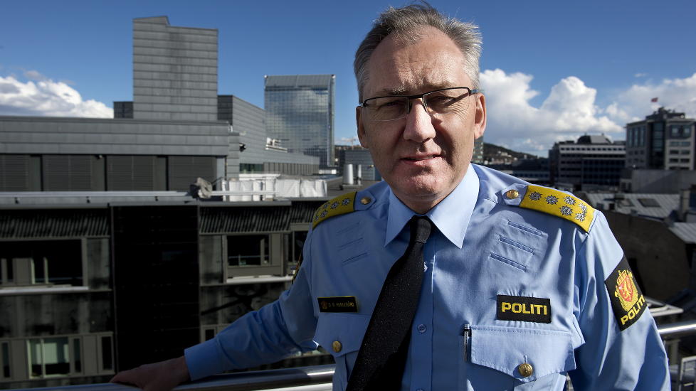 - VANSKELIG � SP�: - Det er vanskelig � sp� hvordan utviklingen blir. Dette markedet vil ogs� f� sitt metningspunkt. Dessuten tror jeg ikke det er s� lett � v�re her. Mange har allerede gitt uttrykk for at de �nsker � reise tilbake, sier politidirekt�r Odd Reidar Humleg�rd. Foto: �ISTEIN NORUM MONSEN/DAGBLADET