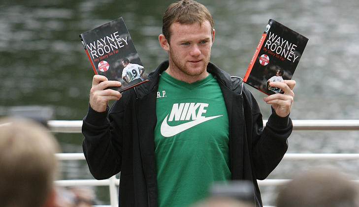 MOYES VANT RETTSSAKEN: Wayne Rooney omtalte David Moyes i lite pene vendinger i boka han ga ut i 2006. Men det var p�stander om at Moyes lekket fra private samtaler som f�rte til rettssak. Foto:AFP / PAUL ELLIS  NTB SCANPIX