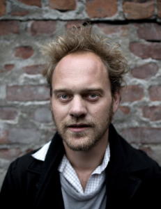 Lars Horntveth spiller �Hannibal�-musikk