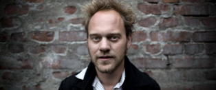 Lars Horntveth spiller �Hannibal�-musikk