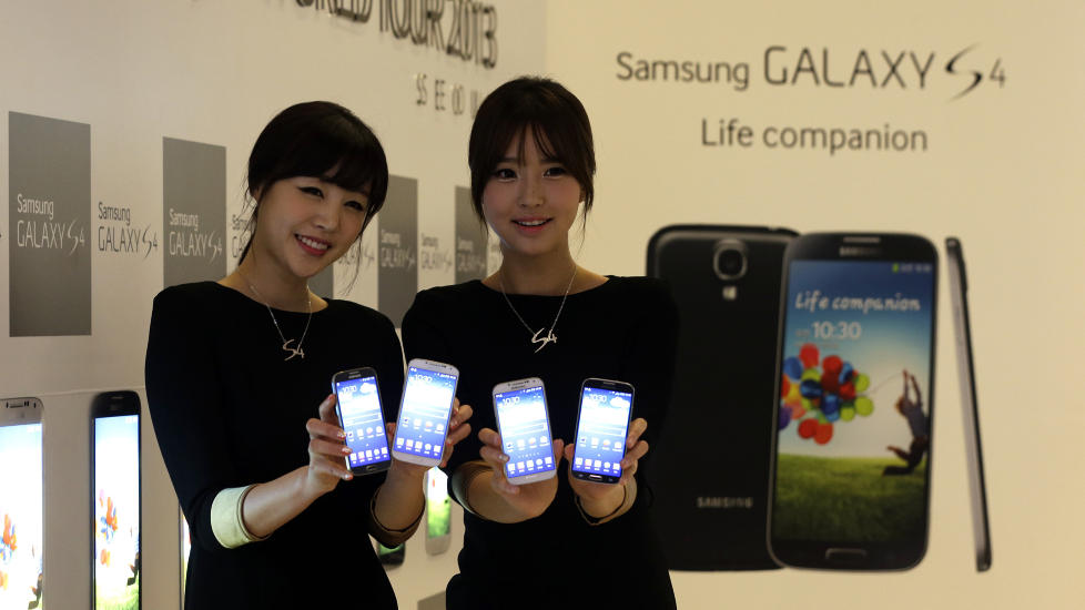 Telefonsuksess: Samsungs smarttelefoner har f�rt den koreanske elektronikgiganten til toppen av mobilmarkedet, men toppmodellen er dyrere i produksjon enn Iphone 5. Foto: Scanpix