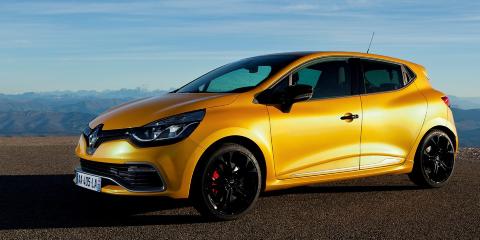 RS CUP: I Cup-versjon f�r du litt stivere understell, litt lavere bakkeklaring og litt st�rre bremser. En baneversjon av allerede veldig kapable Clio RS. FOTO: Renault