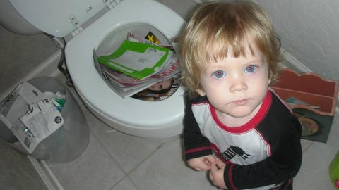 TATT P� FERSKEN: Du leste vel ikke disse bladene, mamma? FOTO: Shitmykidsruined.com