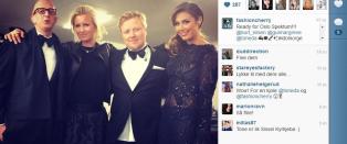 Tone glitret i gjennomsiktig kjole fra kjendisdesigner