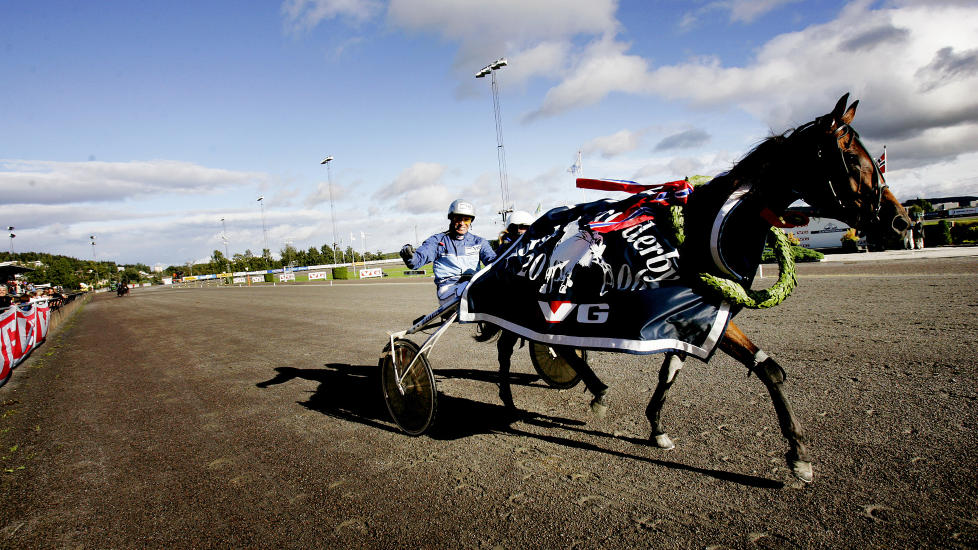 HOFTEBRUDD: Travkusken Frode Hamre (49) p�dro seg et hoftebrudd Oetetr at han i g�r ble sparket av en hest p� Jalsberg Travbane. 
Arkivfoto: Stian Lysberg Solum / SCANPIX