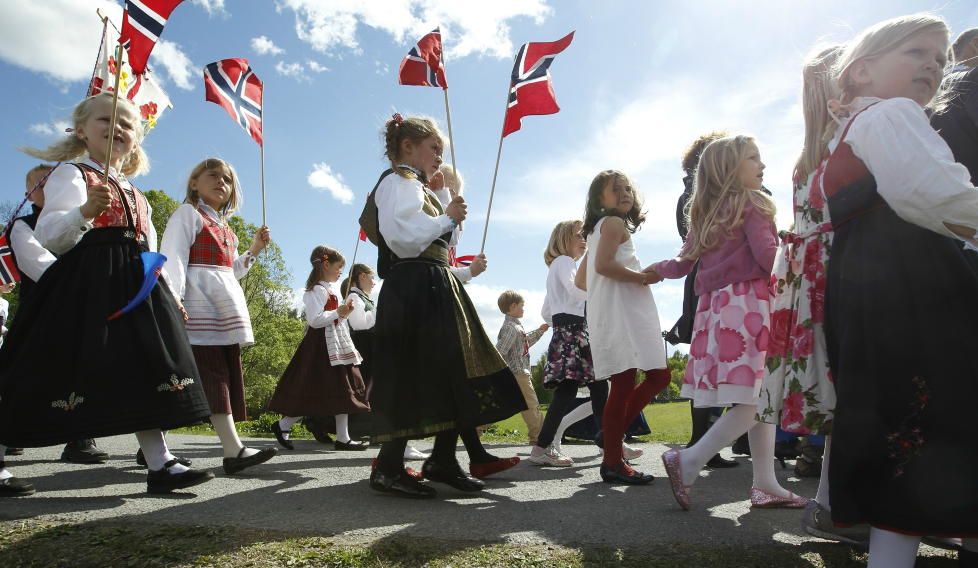 KAN FEIRE I SOLA: Om prognosene fra Meteorologisk Institutt sl�r til, f�r hele landet sol p� nasjonaldagen. 
Foto: Lise �serud / Scanpix