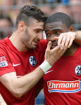 Schalke rotet bort mulighet til å trygge mesterligaspill - sjansen lever for Freiburg